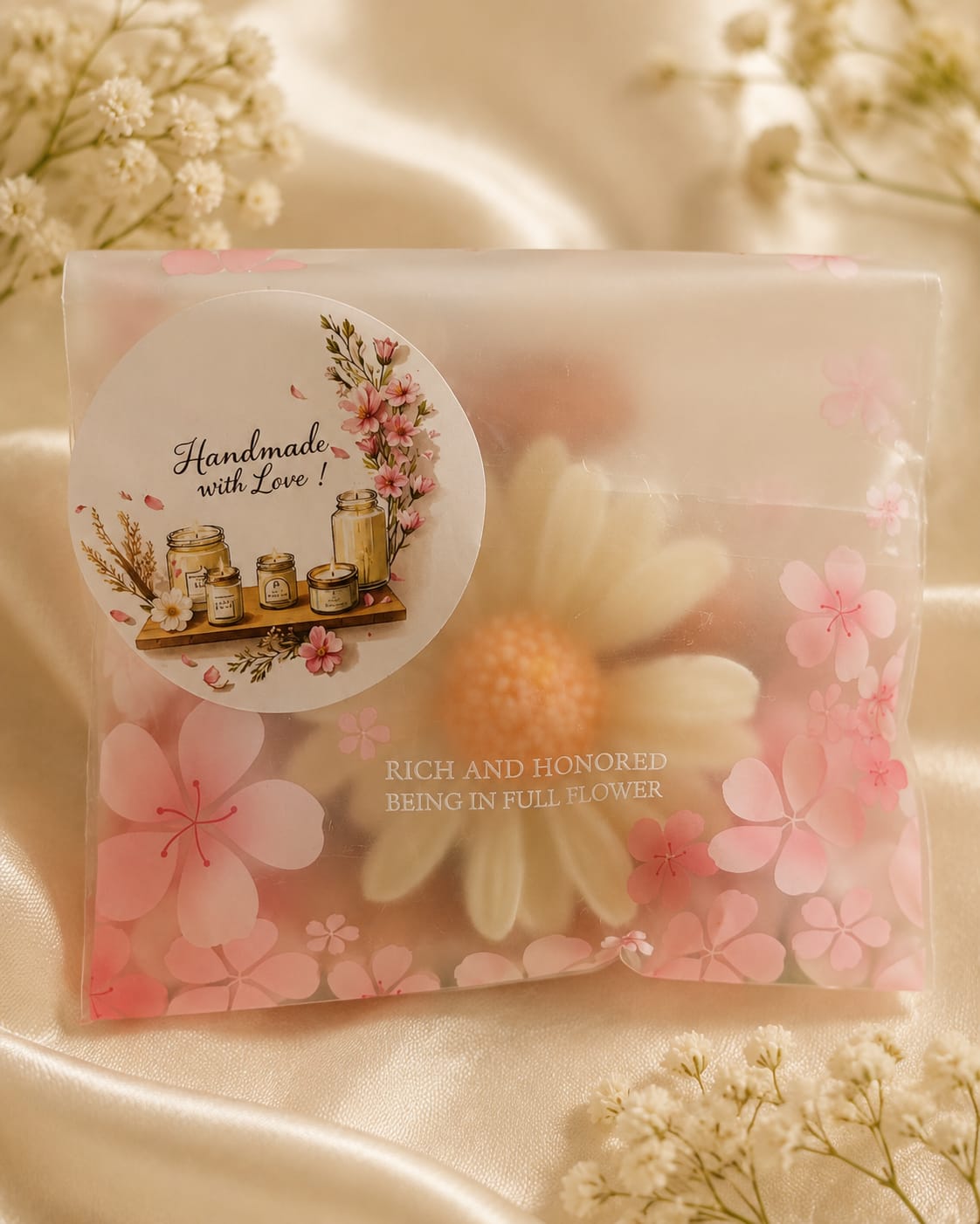 Festive Daisy Bloom Candle Gift – Handmade Floral Candle by Fia & Flame
